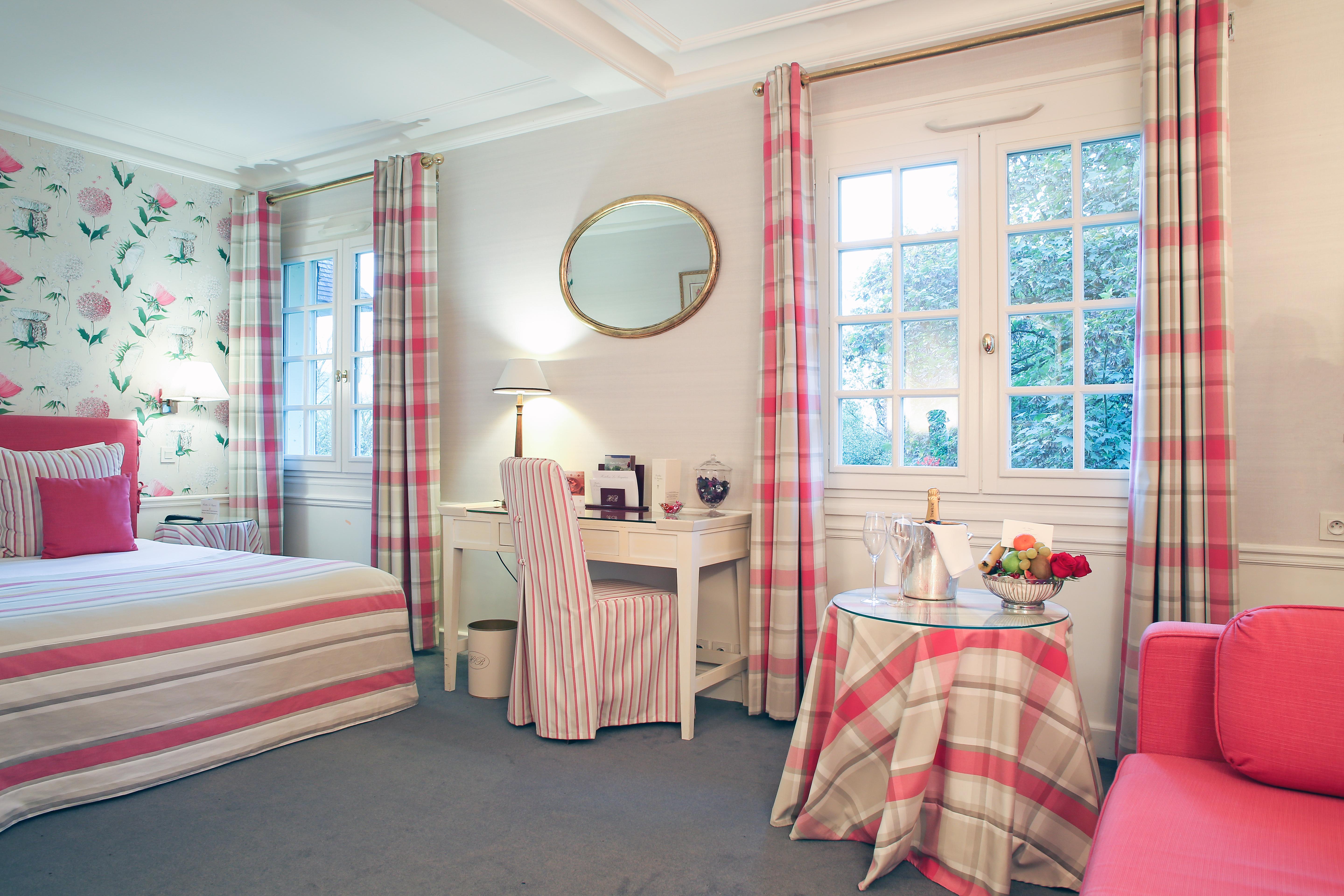 Hostellerie Briqueterie & Spa Champagne Vinay  Exterior photo A room at the hotel