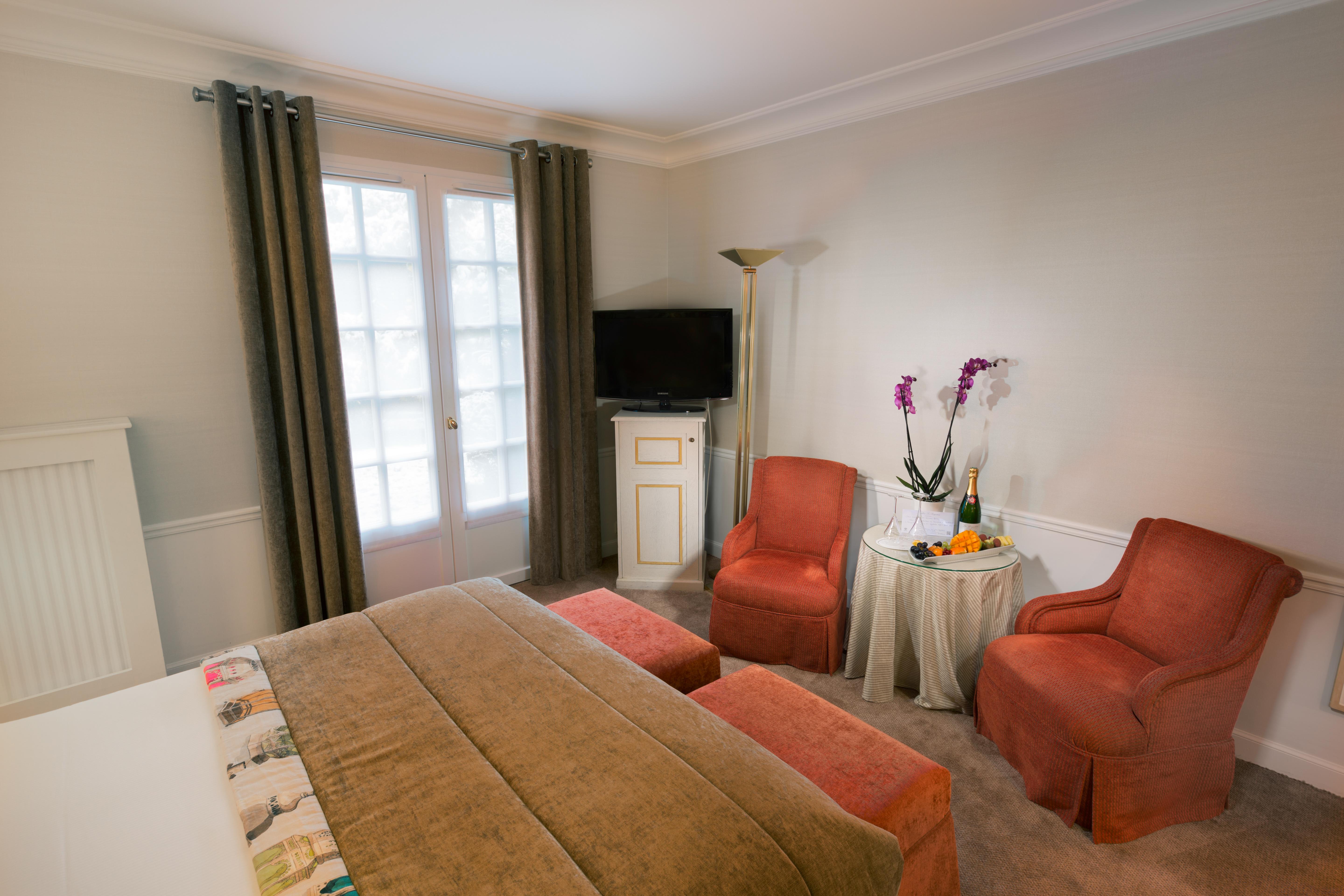 Hostellerie Briqueterie & Spa Champagne Vinay  Exterior photo A room at the hotel
